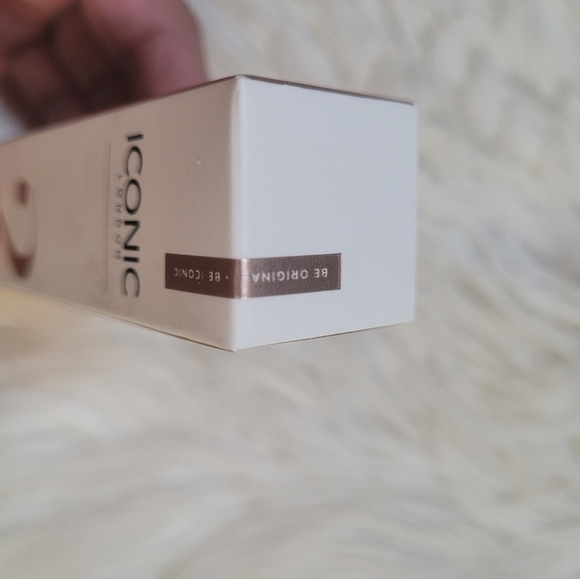 Iconic London Radiance Booster - Picture 3 of 3